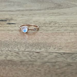 Sterling Silver Moonstone Ring. Sz 5